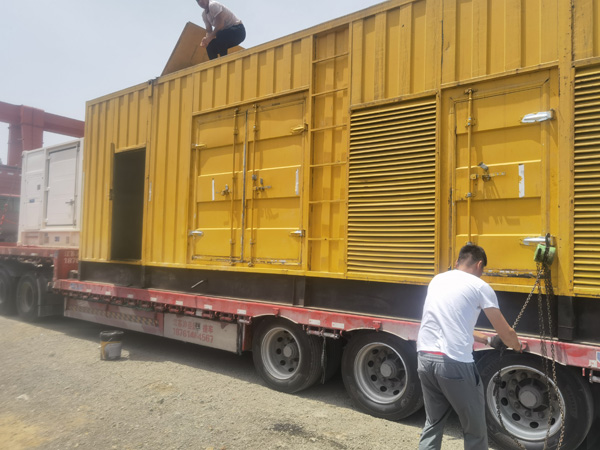 宁强除了负载情况和发动机维护，还有哪些因素会影响 200kw 柴油发电机的油耗？