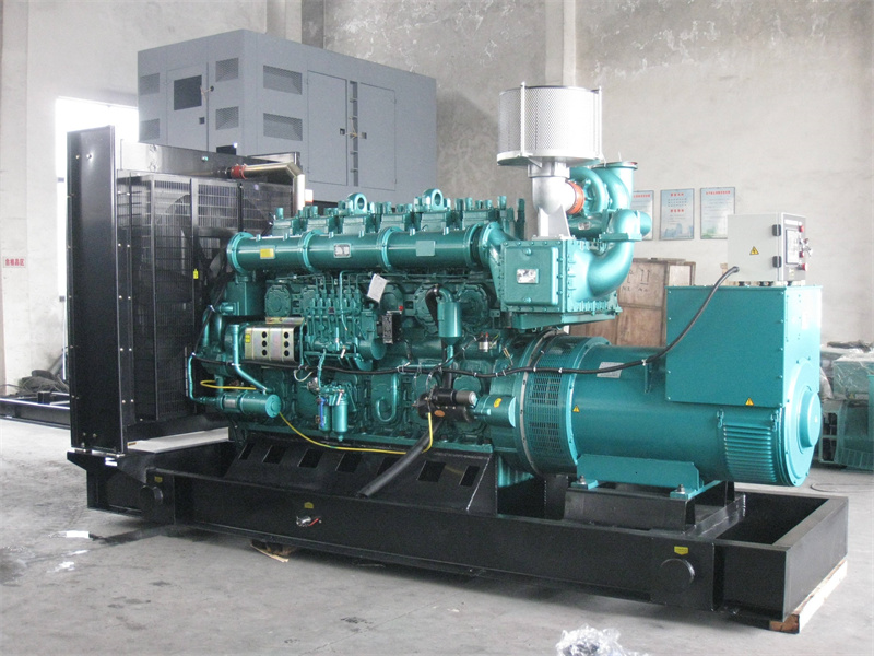 宁强200KW 柴油发电机的油耗是多少?